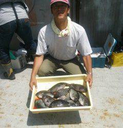 沖の1番にてオキアミフカセでグレ11枚