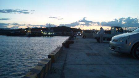 日高港湾のワインドタチウオ釣果　アタリ少な…