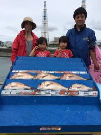 マリーナシティ海洋釣り堀、初めての釣りで、…