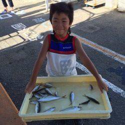 和歌山マリーナシティ海釣り公園　大きなアジ釣れました♪