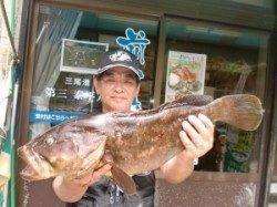 三尾の磯で底物釣り 大物クエに石鯛