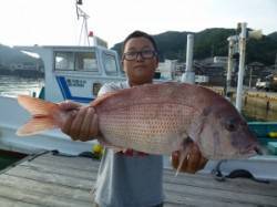 2号イカダにてヌカだんごでマダイ47cm