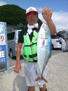 沖一文字内向きにてルアーでハマチ60cm&…