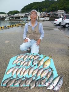 沖一文字内向きにてイサギ数釣り、ほか魚種多…