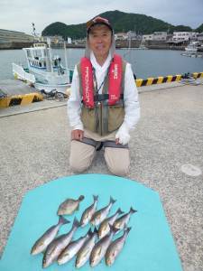 沖一文字で青物の気配　内向きでハマチ・ゴマサバ・マルアジ