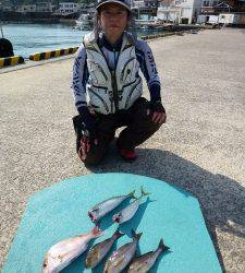 神谷沖一文字でかご釣り　マダイに小イサキ