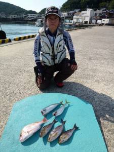 神谷沖一文字でかご釣り　マダイに小イサキ