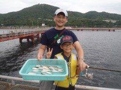 須磨海づり公園　家族でサビキ楽しめます