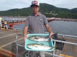 須磨海づり公園、カラバリでハネ・ハマチ