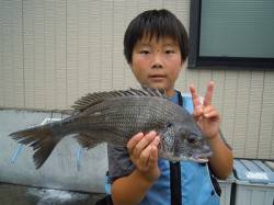 湯浅の磯で良型チヌ・アジ・グレ　少年フカセ…