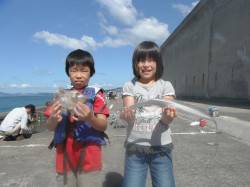 北港釣り公園　カワハギ・タチウオ・グレなど…