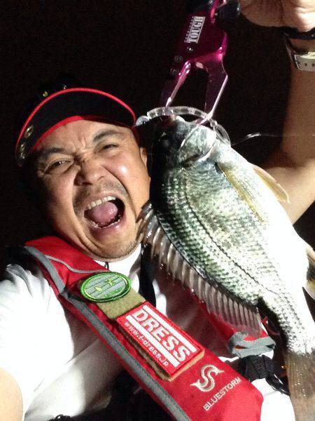 舞洲　アジの気配がなくキビレがアタックして…