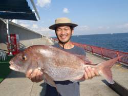 平磯海づり公園　記録賞サイズ63cmのマダ…