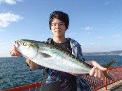 平磯海づり公園でルアー釣り　メジロ62cm