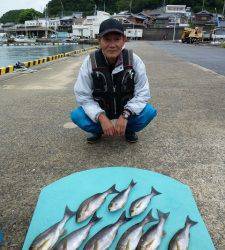 ヒラバエにて良型イサギ　小イサギはリリース