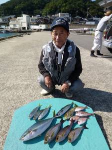 沖一文字内向き　タチウオ・グレ・イサギ・ハマチ・アジなど魚種多彩