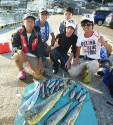 神谷沖一文字　ルアーでシイラ・タチウオ　カゴ釣りでイサギの釣果