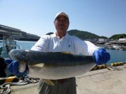 神谷　沖一文字内向きでノマセ釣りでブリの釣…