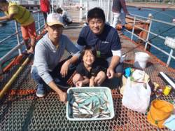 須磨海釣り公園　サビキでアジ・イサギの釣果…