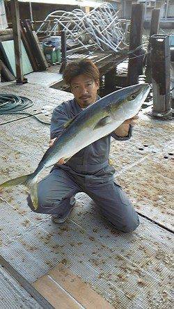 【23日】岸和田一文字の釣果　沖の北でメジロ82cm！