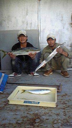 尼崎市立魚つり公園　連日好調のサヨリ本日はムラありました