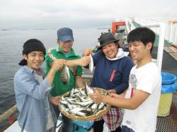 尼崎市立魚つり公園　サビキでアジ・サッパ、…
