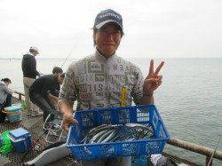 尼崎市魚つり公園　今日はサヨリが絶好調　イワシやチヌも