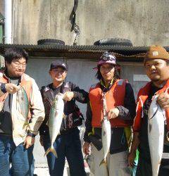 岸和田一文字　沖の北でメジロ・ハマチ、サヨリやアジも好調