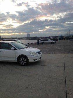 砂揚げ場　ウキ釣りでタチウオ、まわりの方々がアタリ連発！