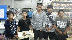 みなべ堺堤防　小学生５人組がガシラをゲット