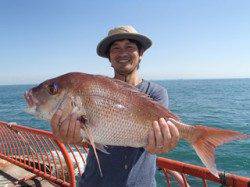 マダイ63cmをキャッチ！　平磯海づり公園でのウキ釣りの釣果