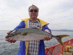 平磯海釣り公園　ショアジギングでハマチ58cm