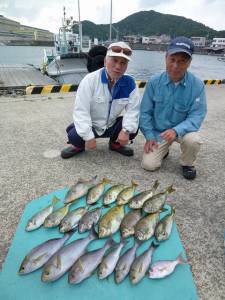 神谷　沖一文字内向きやヒラバエで良型のイサギ　