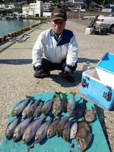 沖一文字内向き　カゴ釣りでイサギ・ハマチの釣果