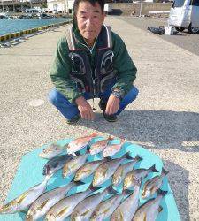 神谷の磯・ヒラバエ　カゴ釣りでイサギ・チャリコ、胴突きでカワハギ・グレ