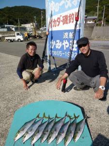 ヒラバエにてハマチ二人で8本　強風の中ルア…