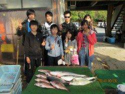 田井の海上釣り堀　メジロ・シマアジ・マダイ