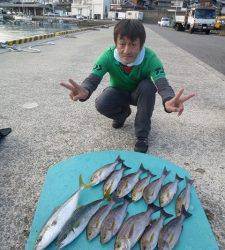 由良神谷の磯 ヒラバエでイサギ、ハマチ好釣です!