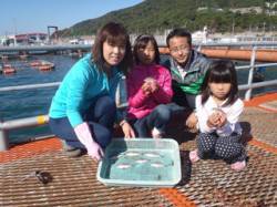 須磨海づり公園、ファミリーでチャリコ釣り☆…