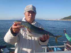 須磨海づり公園　シラサエビのウキ流し釣りで…