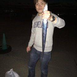 マリーナシティ海釣り公園　メタルジグでタチウオHIT！