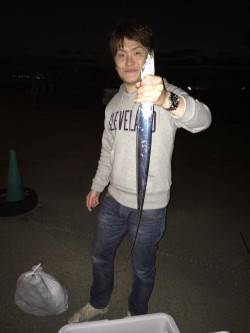 マリーナシティ海釣り公園　メタルジグでタチ…