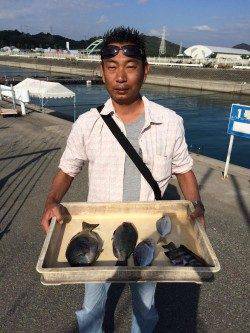 マリーナシティ海釣り公園　フカセでグレ、さしみで頂きます！