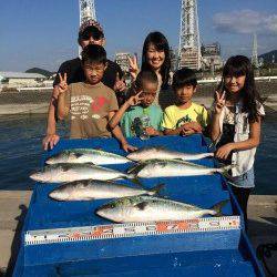 マリーナシティ海洋釣り堀　マダイ・メジロ爆釣でした