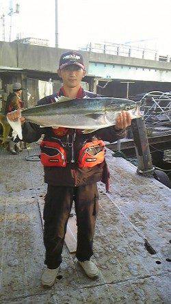 岸和田一文字　メジロ＆ブリの釣果