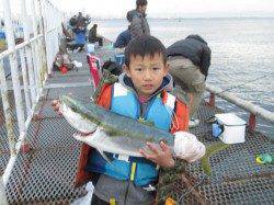 尼崎市立魚つり公園　エビ撒きにチャレンジしたいなら今ですよ！