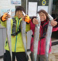 岸和田一文字・沖の北　イワシとドジョウをエサに良型タチウオ