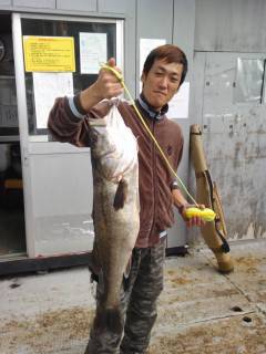 岸和田一文字・沖の北　ルアーでスズキ82c…