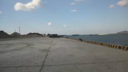 日高港湾にタチウオ釣行　寒く釣りにくいです…