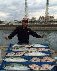 マリーナシティ海洋釣り堀 ブリサイズの良型青物釣れました!